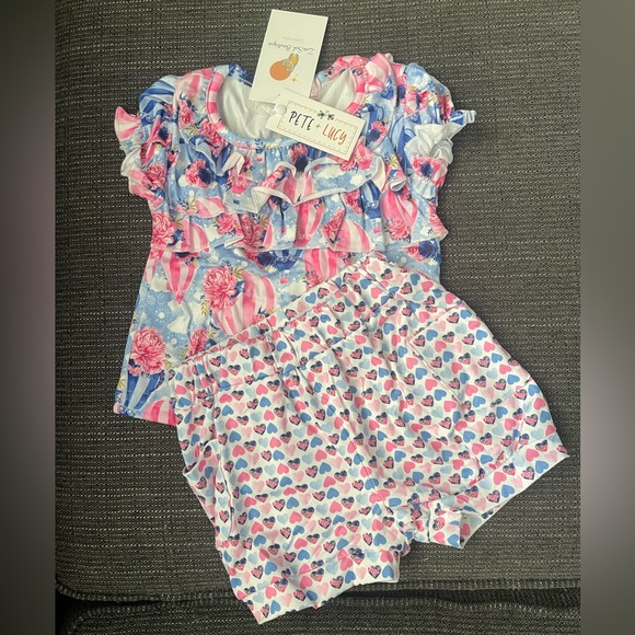 Pete & Lucy set for baby girl - Picture 2 of 2